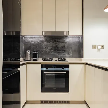 Simply Comfort Apartments At Nobles Tower Luxury Burj View Dubai Buitenkant foto