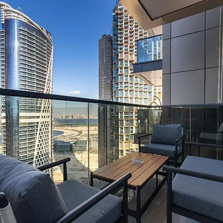 Simply Comfort Apartments At Nobles Tower Luxury Burj View Dubai Buitenkant foto