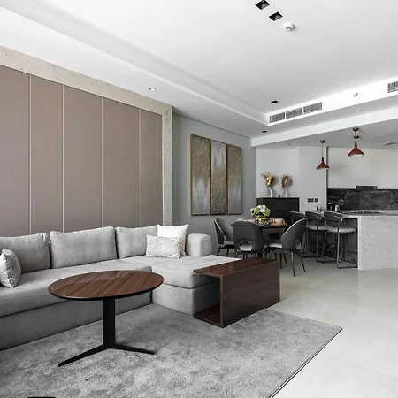 Simply Comfort Apartments At Nobles Tower Luxury Burj View Dubai Buitenkant foto