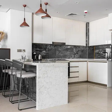Simply Comfort Apartments At Nobles Tower Luxury Burj View Dubai Buitenkant foto