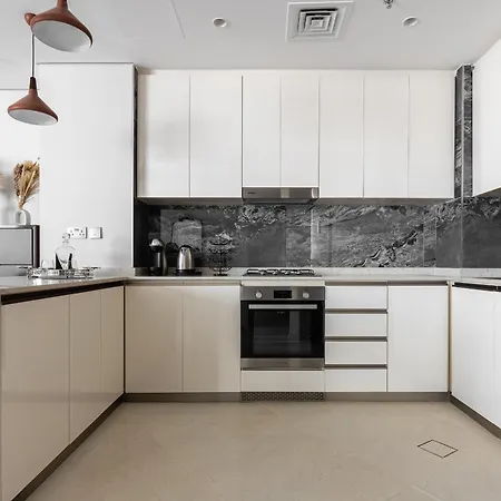 Simply Comfort Apartments At Nobles Tower Luxury Burj View Dubai Buitenkant foto