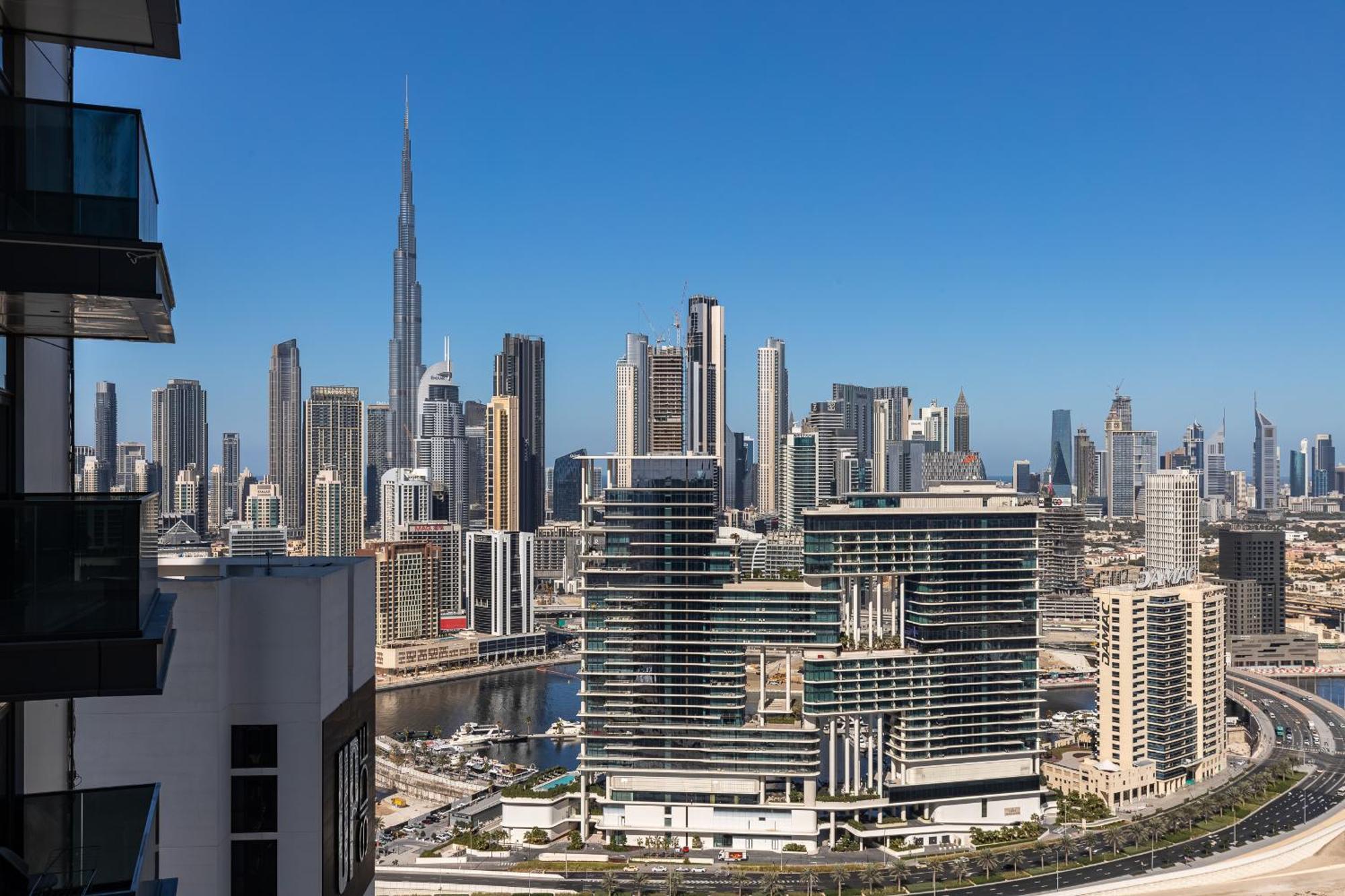 Simply Comfort At Nobles Tower Luxury Burj View Appartement Dubai