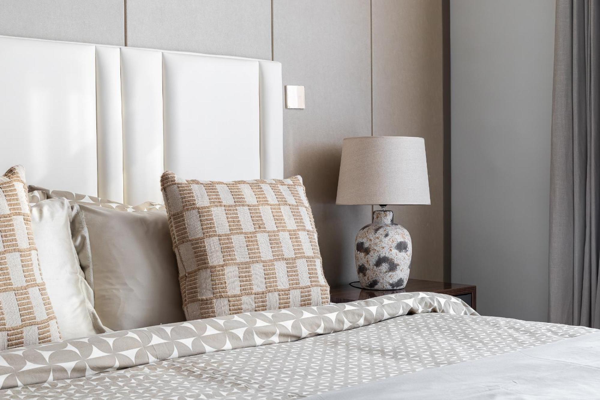 Simply Comfort At Nobles Tower Luxury Burj View Appartement