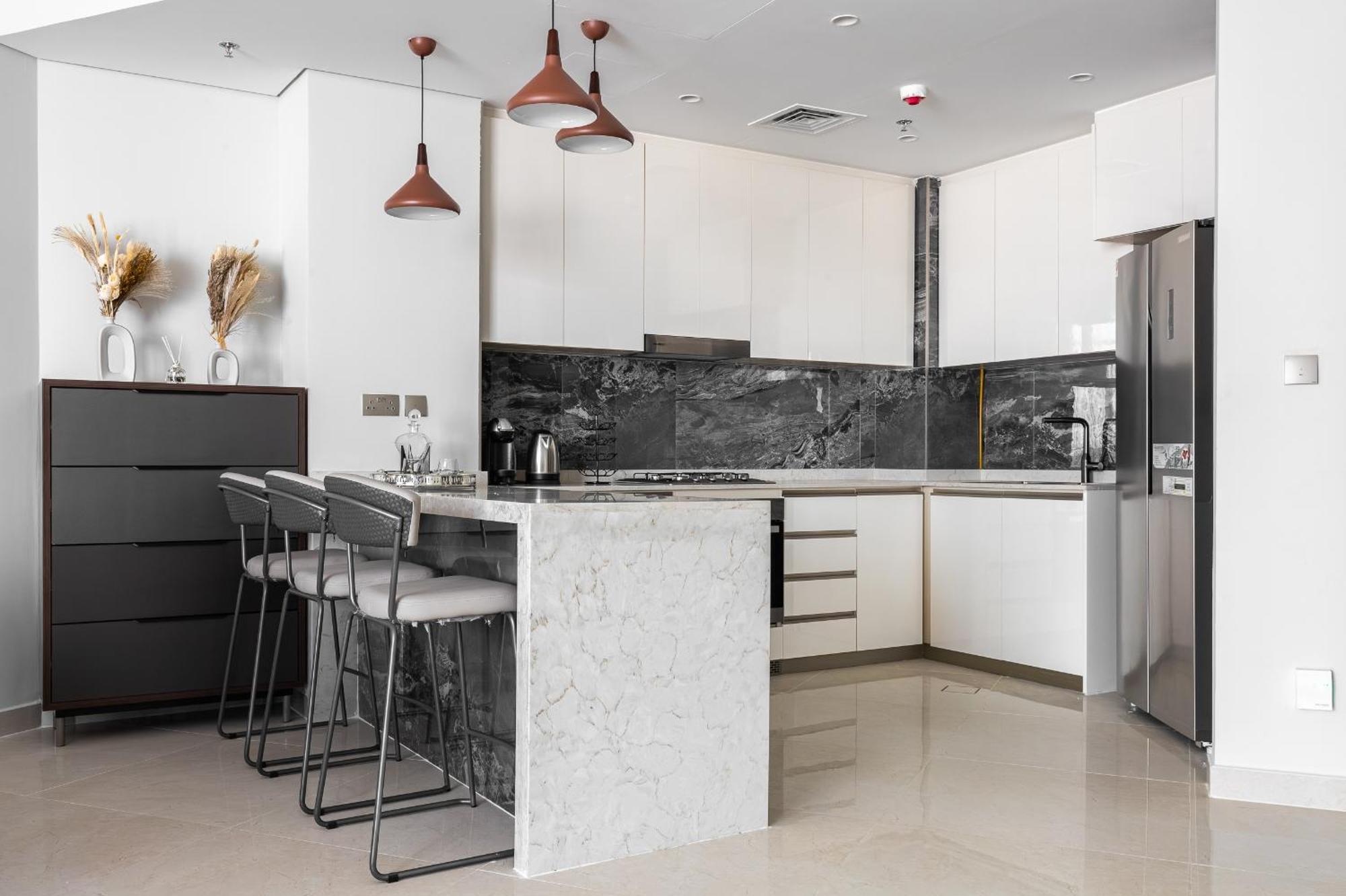 Simply Comfort At Nobles Tower Luxury Burj View Appartement