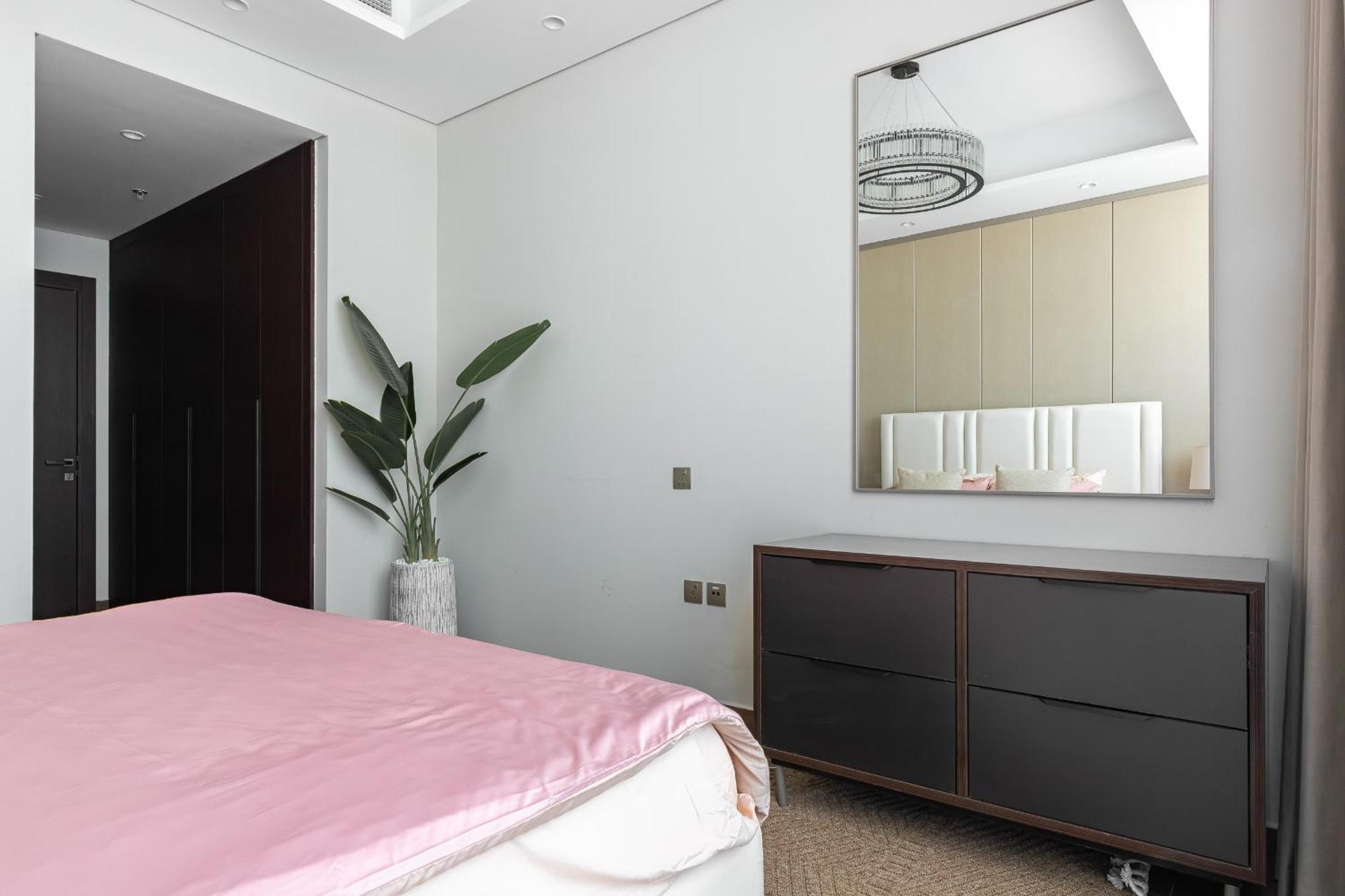 Simply Comfort At Nobles Tower Luxury Burj View Appartement Dubai