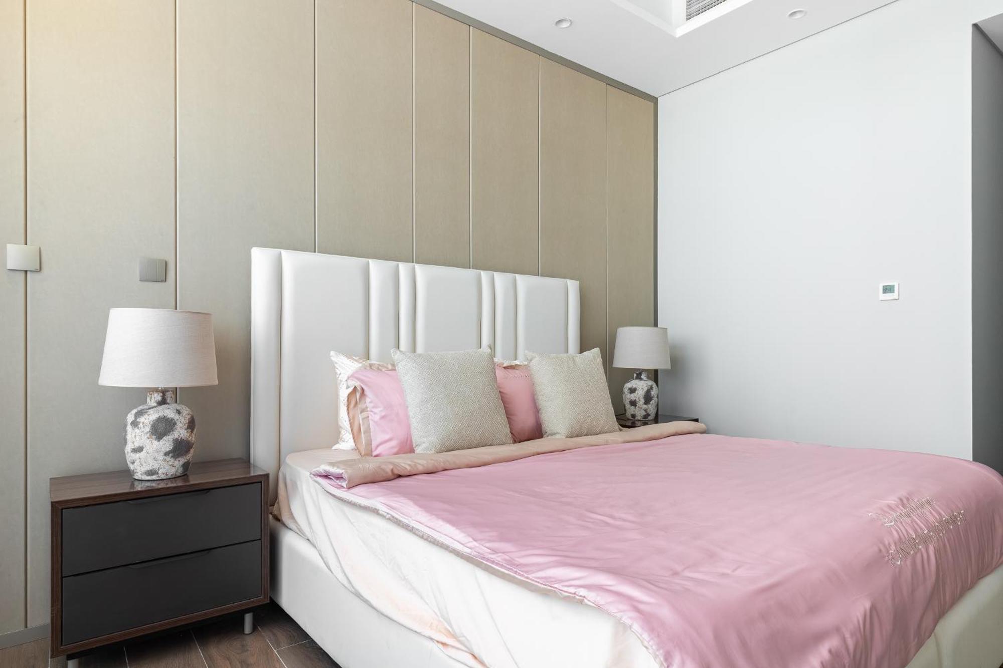Simply Comfort At Nobles Tower Luxury Burj View Appartement